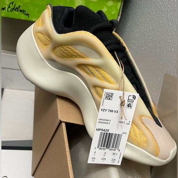 yeezy 700 v3 copy